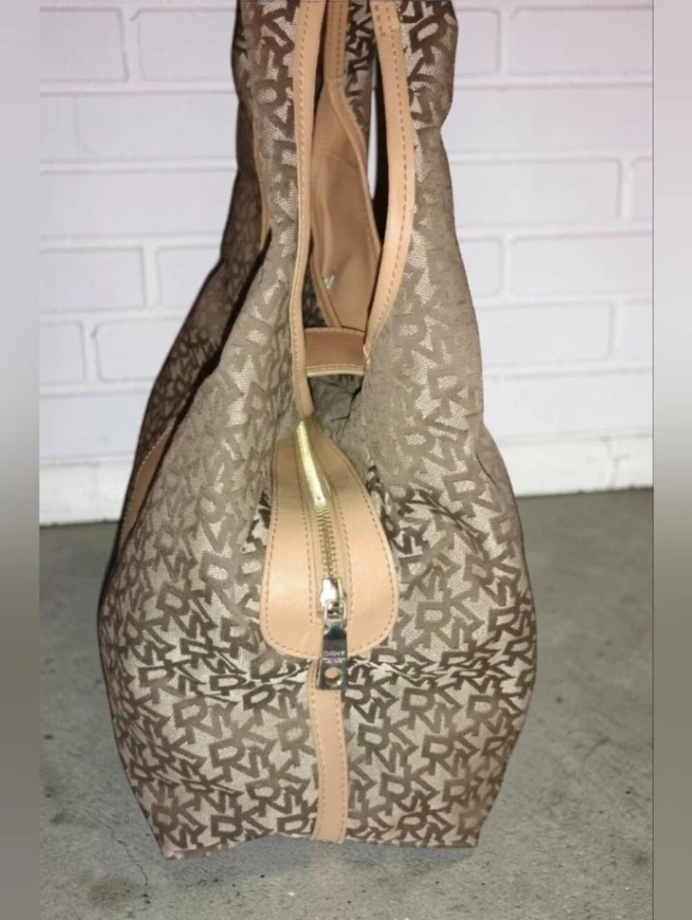 ✨ Vintage DKNY Monogram Town & Country Hobo Shoulder Bag - EUC ✨